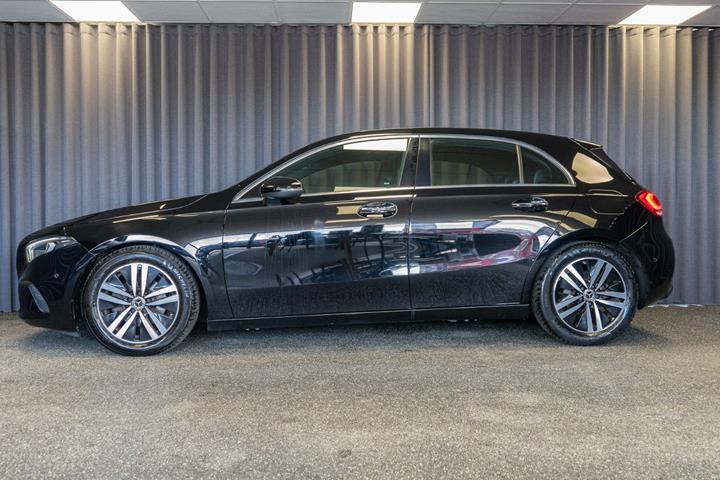 Sort Mercedes A180 fra 2022