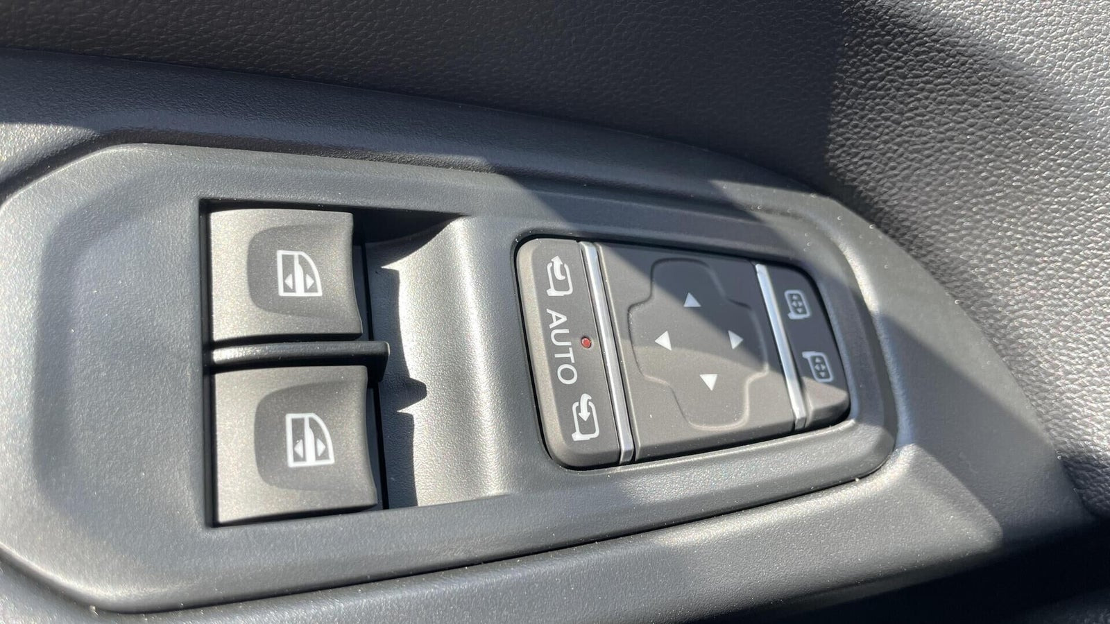 Hvid Renault Trafic fra 2025