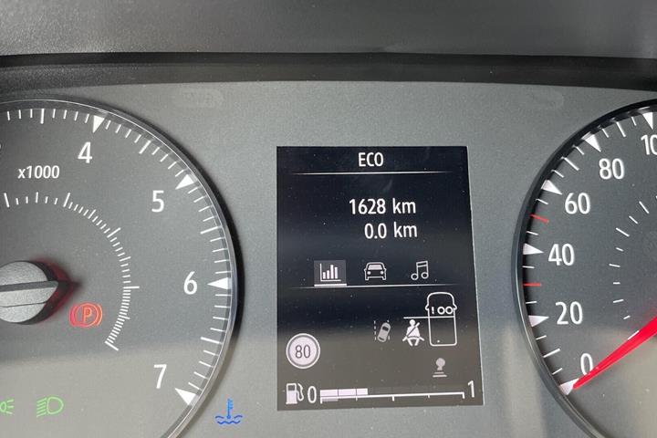 Hvid Renault Trafic fra 2025