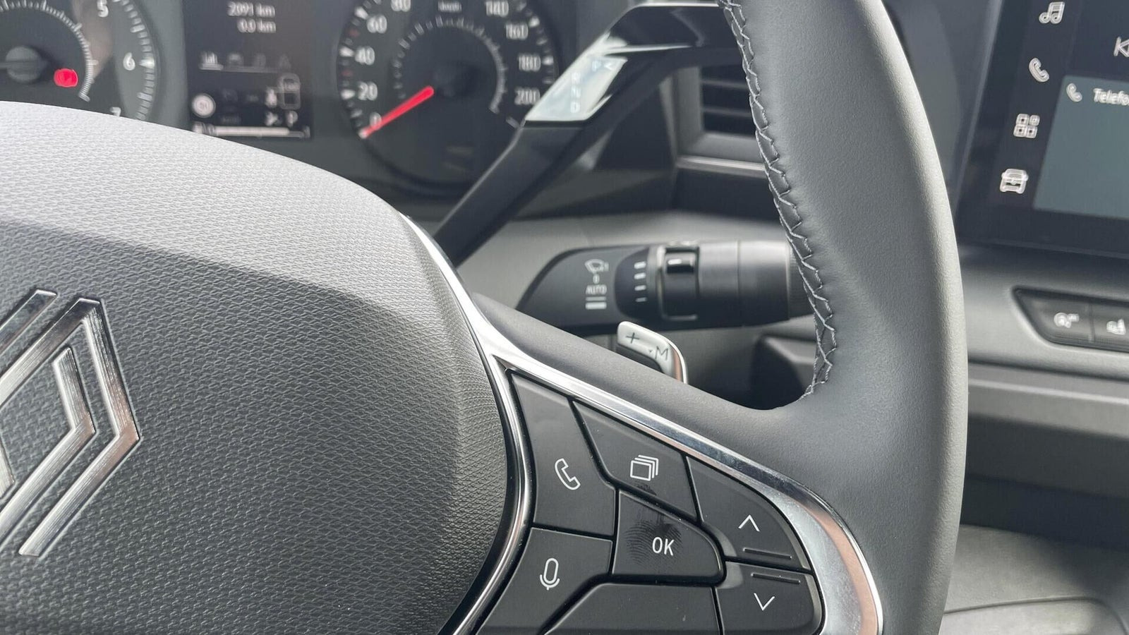 Hvid Renault Master V T33 fra 2025