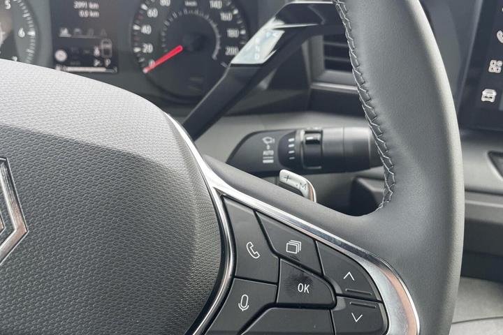 Hvid Renault Master V T33 fra 2025