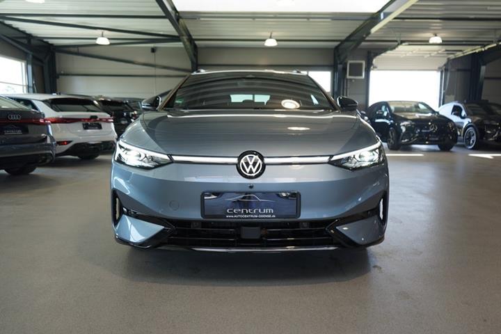 Blå VW ID.7 fra 2025