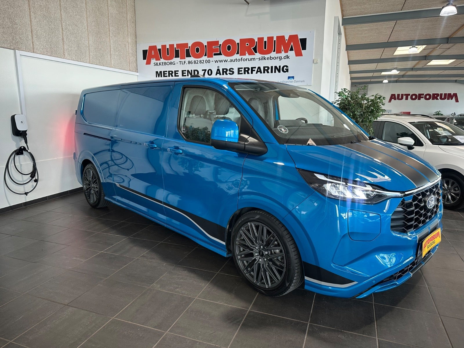 Ford Transit Custom 320 L2 2,5 PHEV Sport CVT