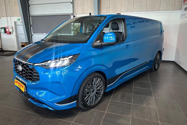 Blå Ford Transit Custom 320 L2 fra 2025