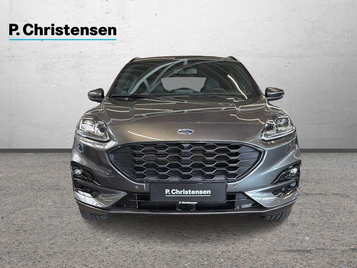 Grå Ford Kuga fra 2022