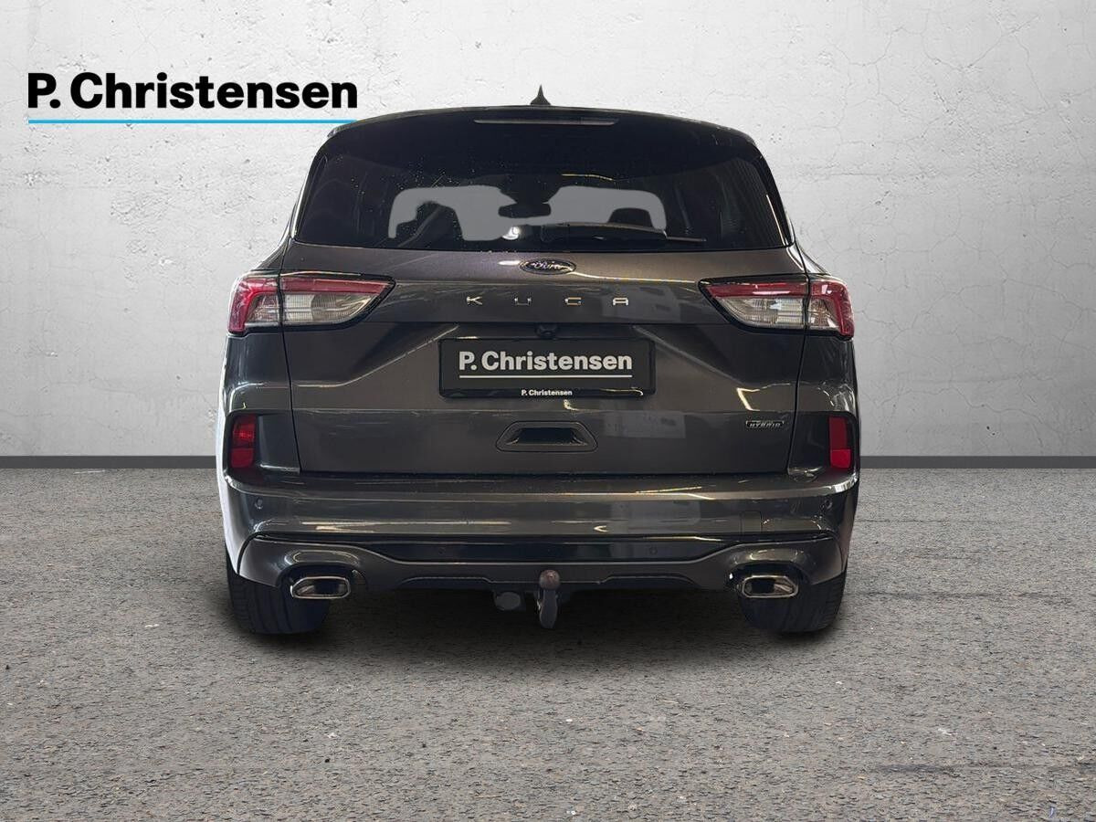 Grå Ford Kuga fra 2022