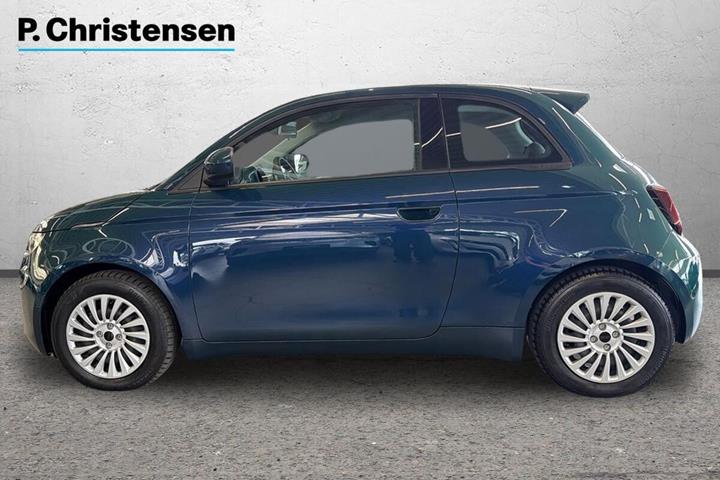 Grøn Fiat 500e fra 2023