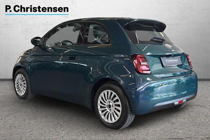 Grøn Fiat 500e fra 2023