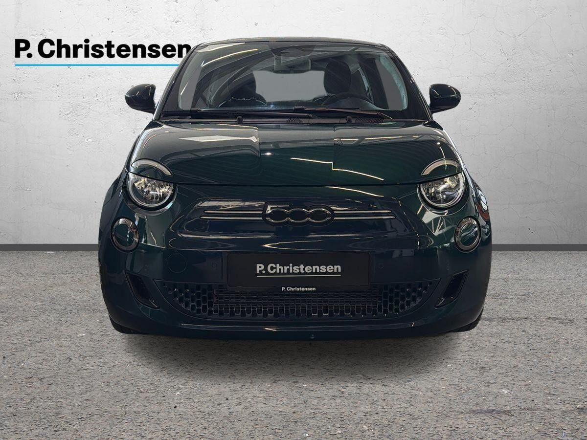 Grøn Fiat 500e fra 2023