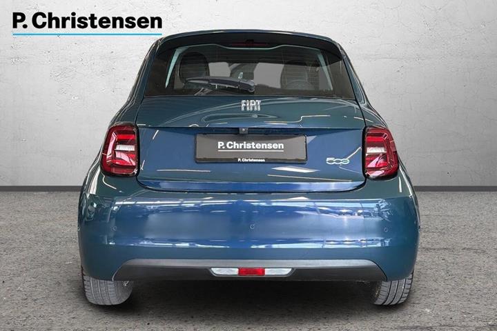 Grøn Fiat 500e fra 2023