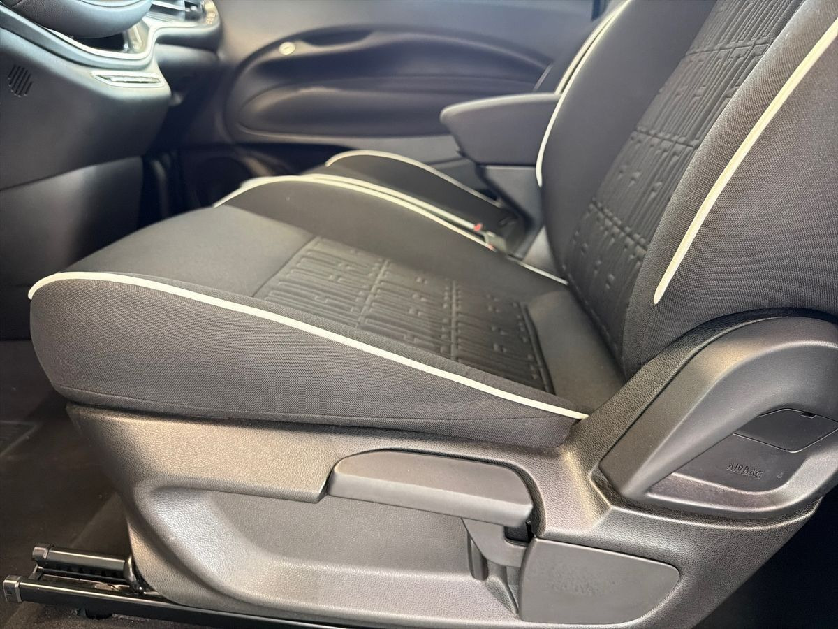 Grøn Fiat 500e fra 2023