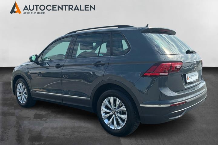 Grå VW Tiguan fra 2022