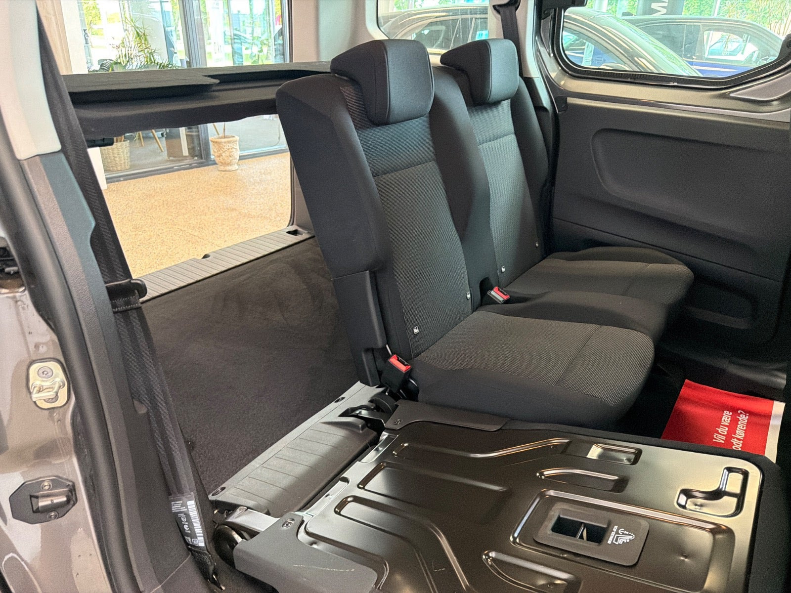 Sort Opel Combo-e Life fra 2024