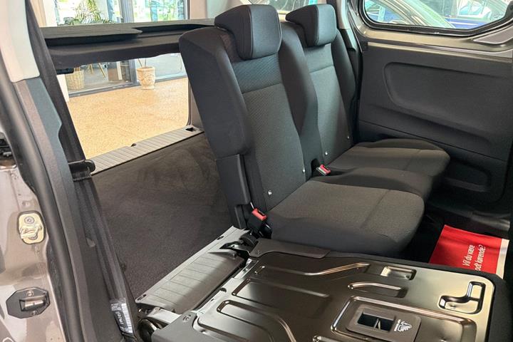 Sort Opel Combo-e Life fra 2024