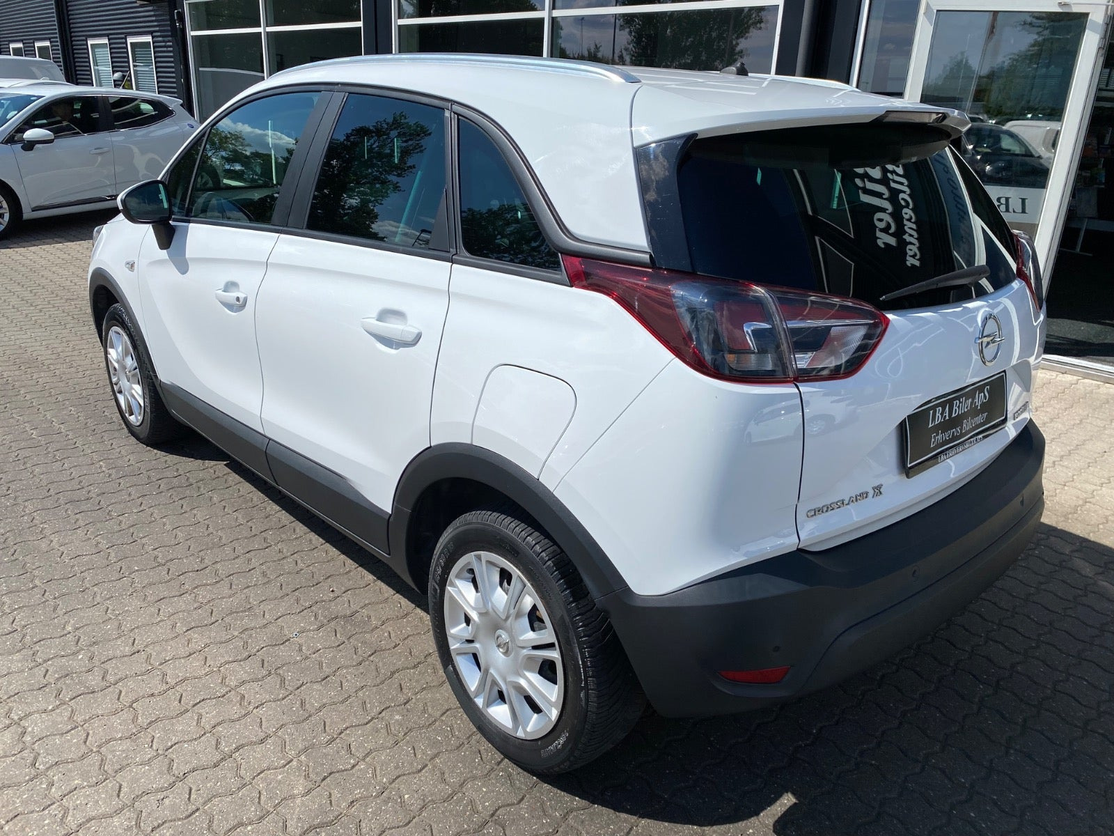 Hvid Opel Crossland X fra 2019