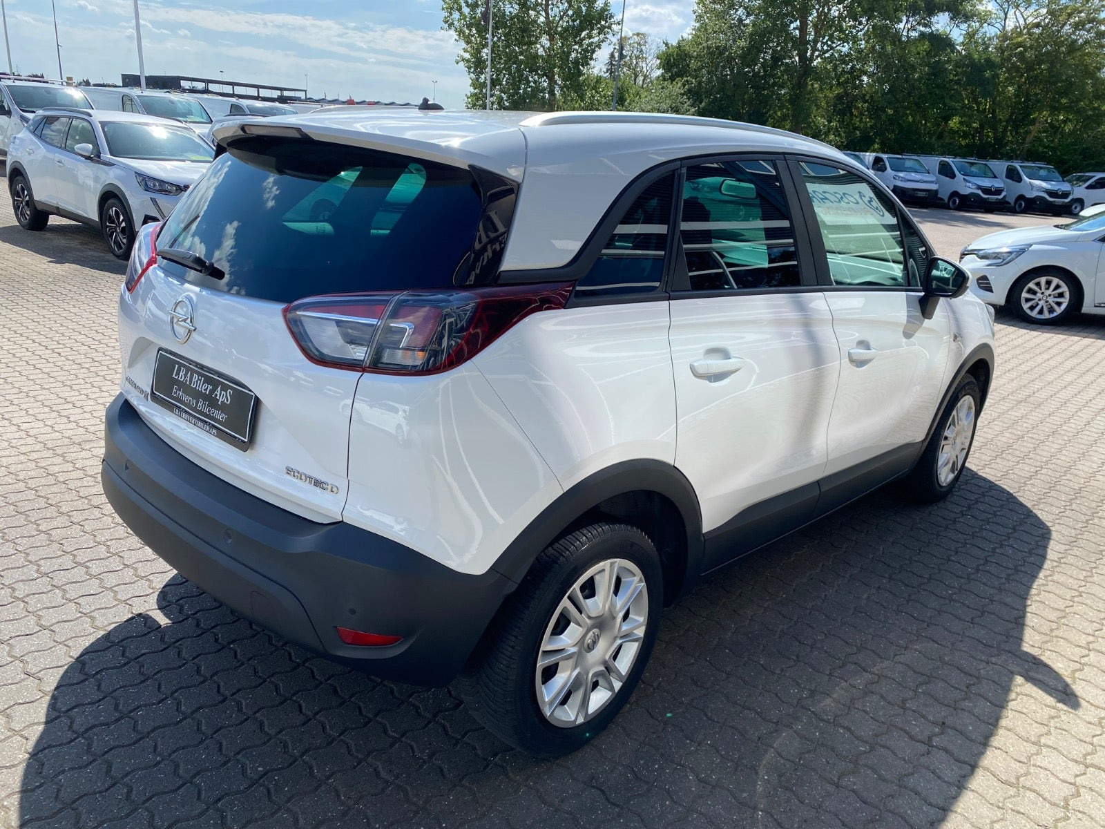 Hvid Opel Crossland X fra 2019