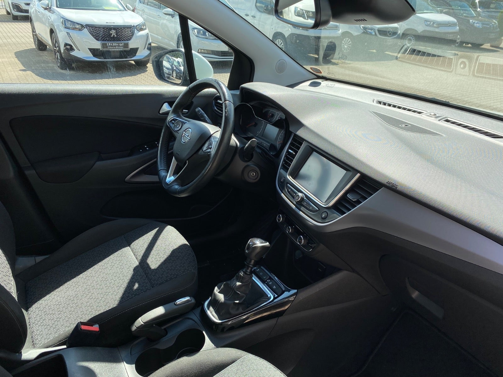 Hvid Opel Crossland X fra 2019