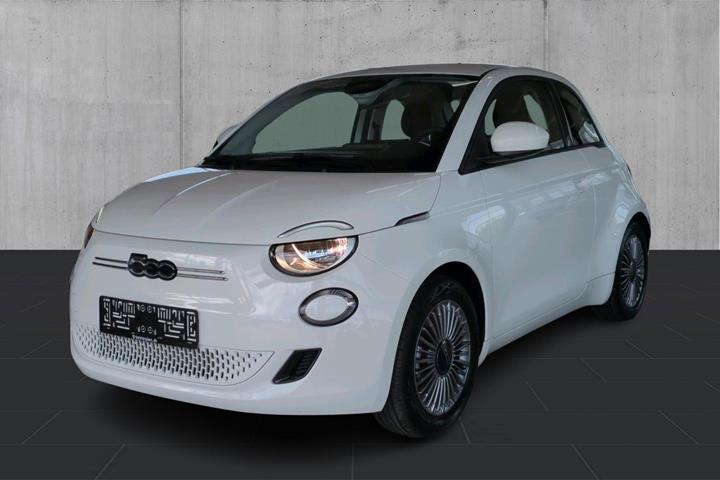 Hvid Fiat 500e fra 2023