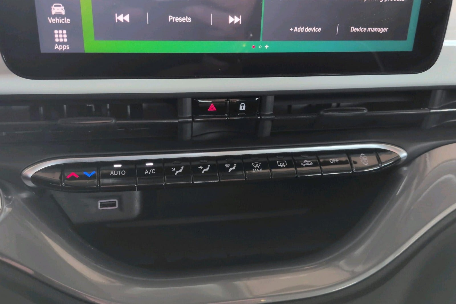 Hvid Fiat 500e fra 2023