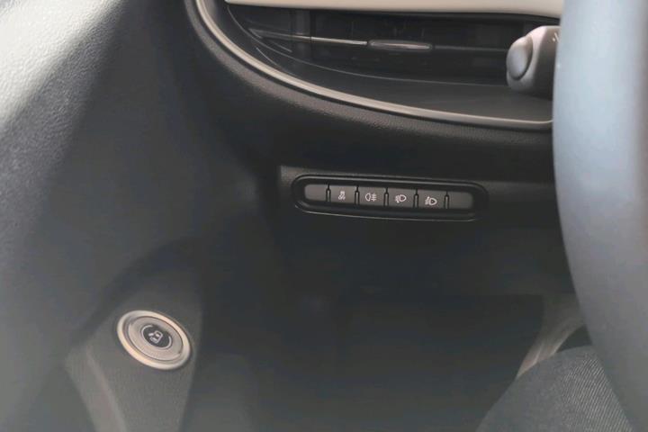 Hvid Fiat 500e fra 2023