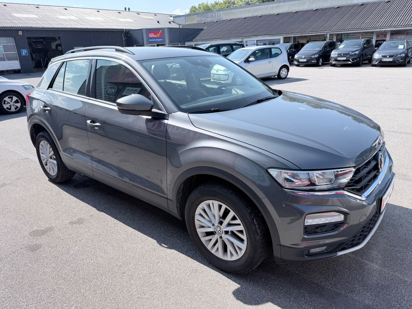 Grå VW T-Roc fra 2019