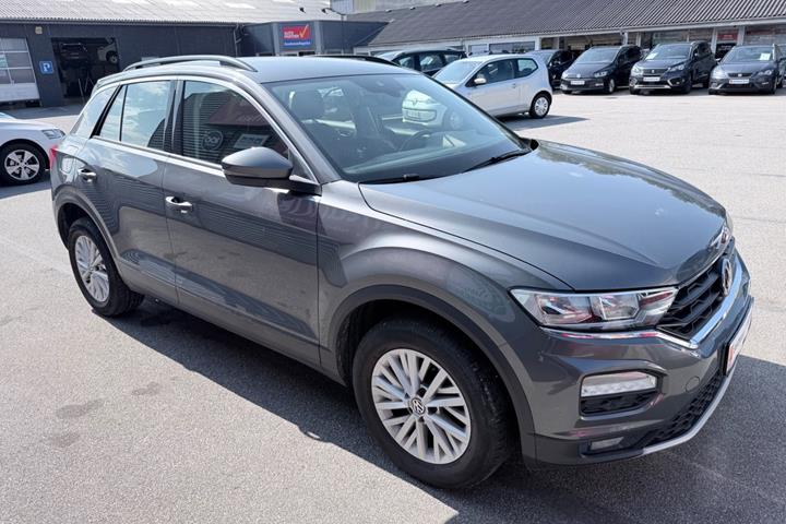 Grå VW T-Roc fra 2019