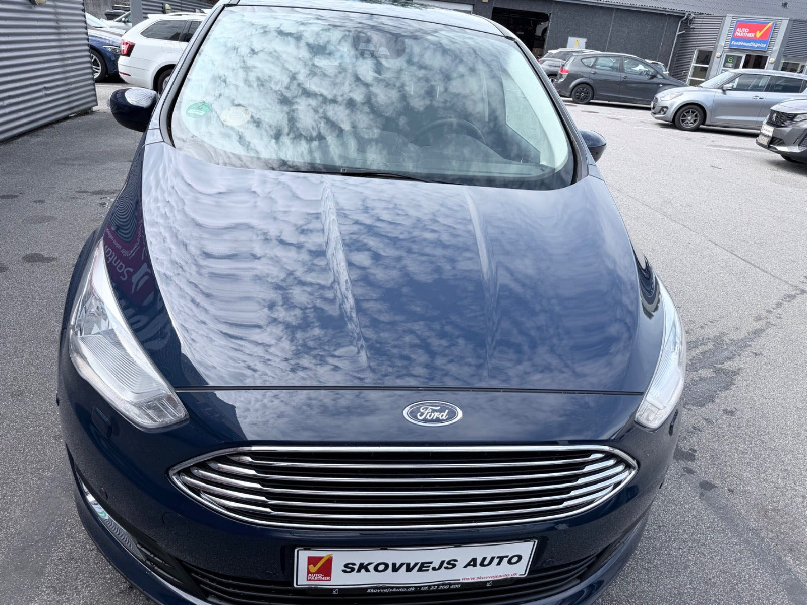 Blå Ford C-MAX fra 2019