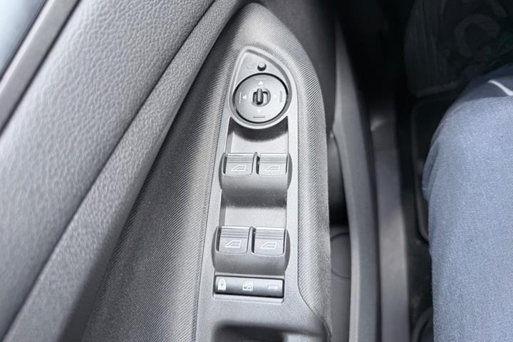 Blå Ford C-MAX fra 2019