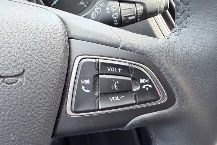 Blå Ford C-MAX fra 2019