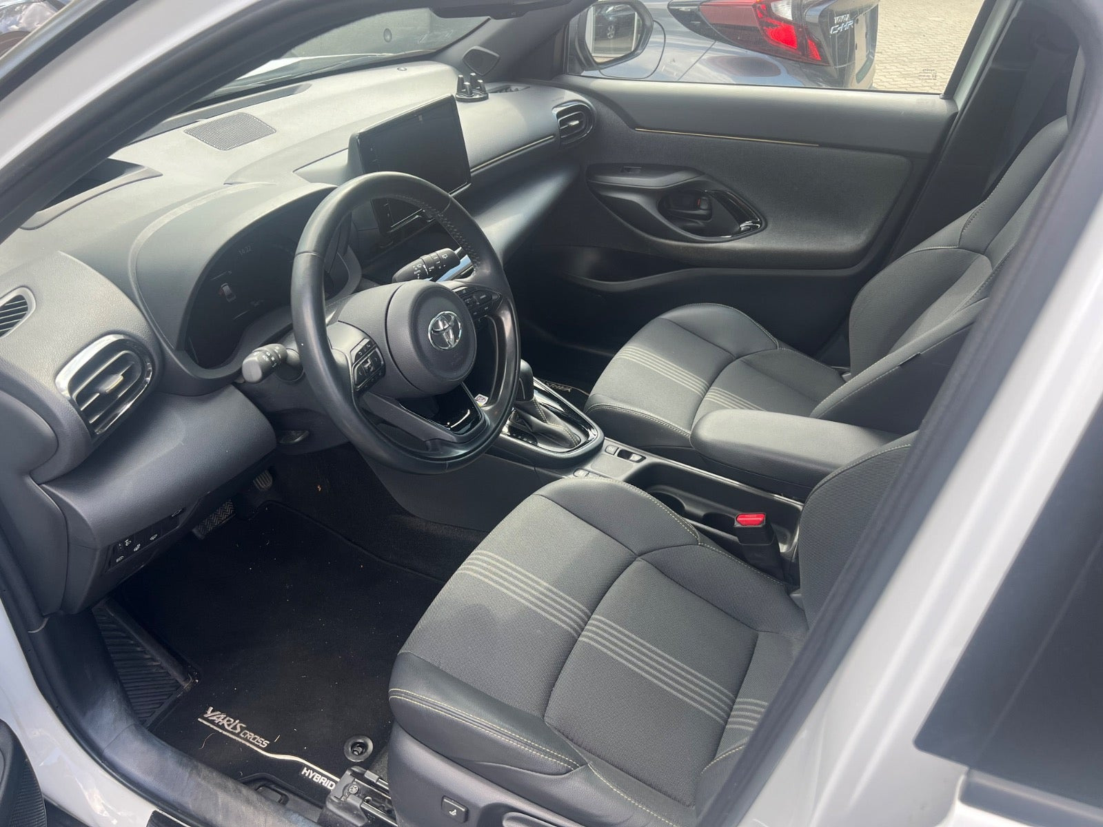Hvid Toyota Yaris Cross fra 2022