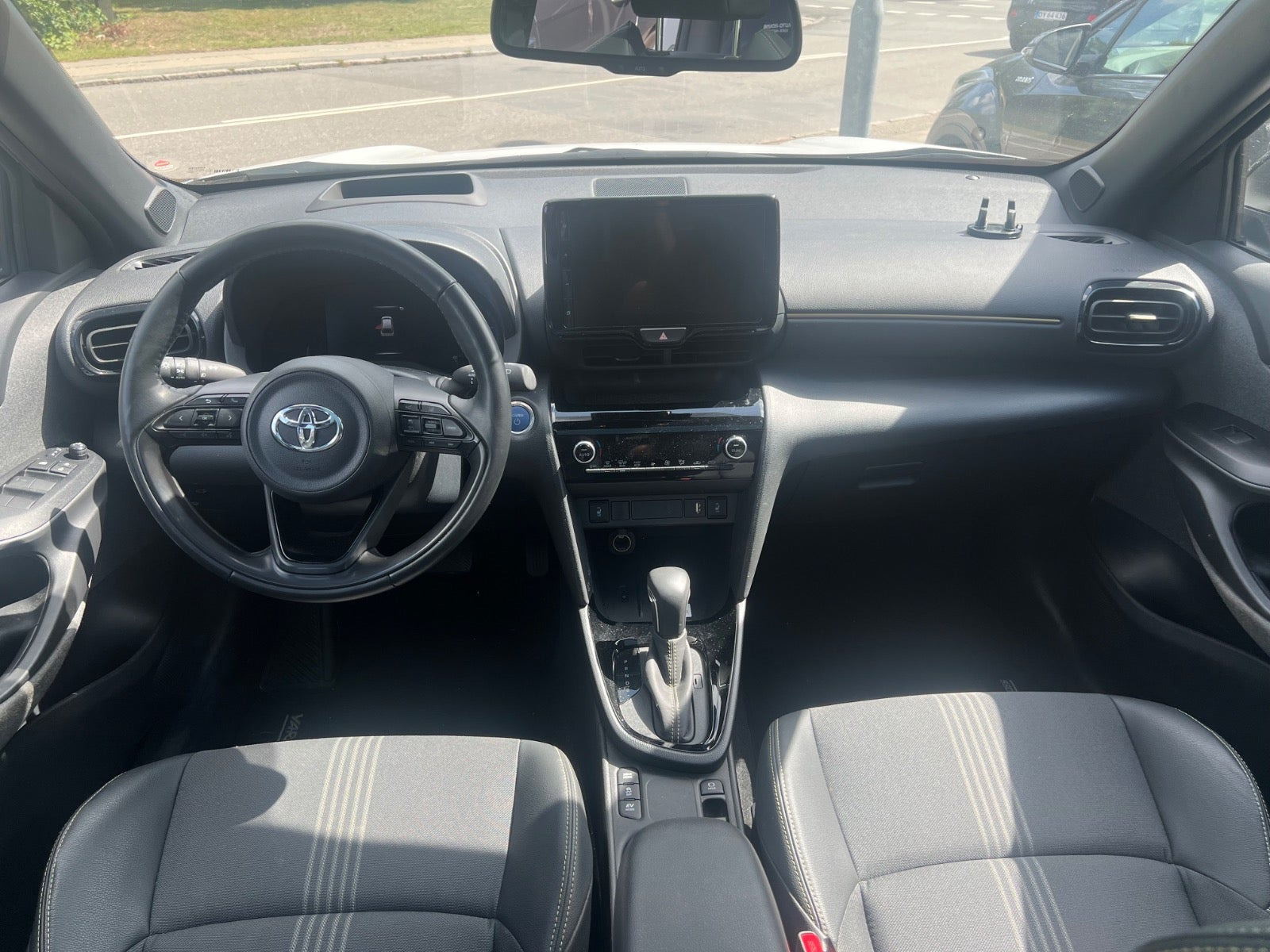 Hvid Toyota Yaris Cross fra 2022