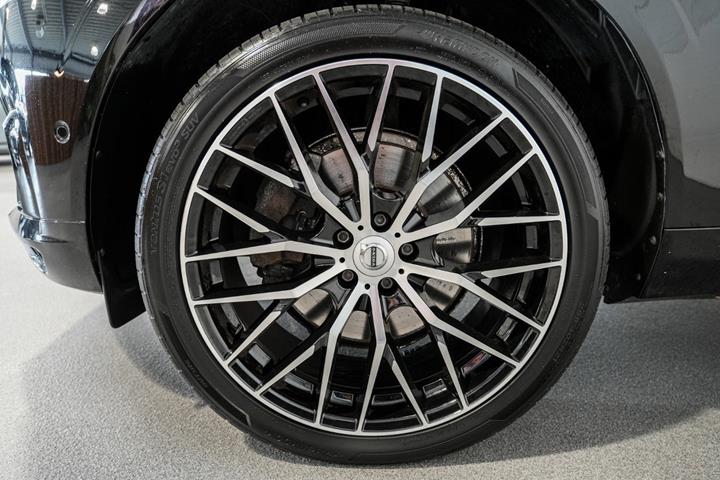 Sort Volvo XC60 fra 2021