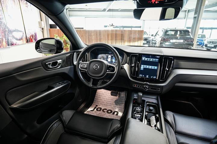 Sort Volvo XC60 fra 2021