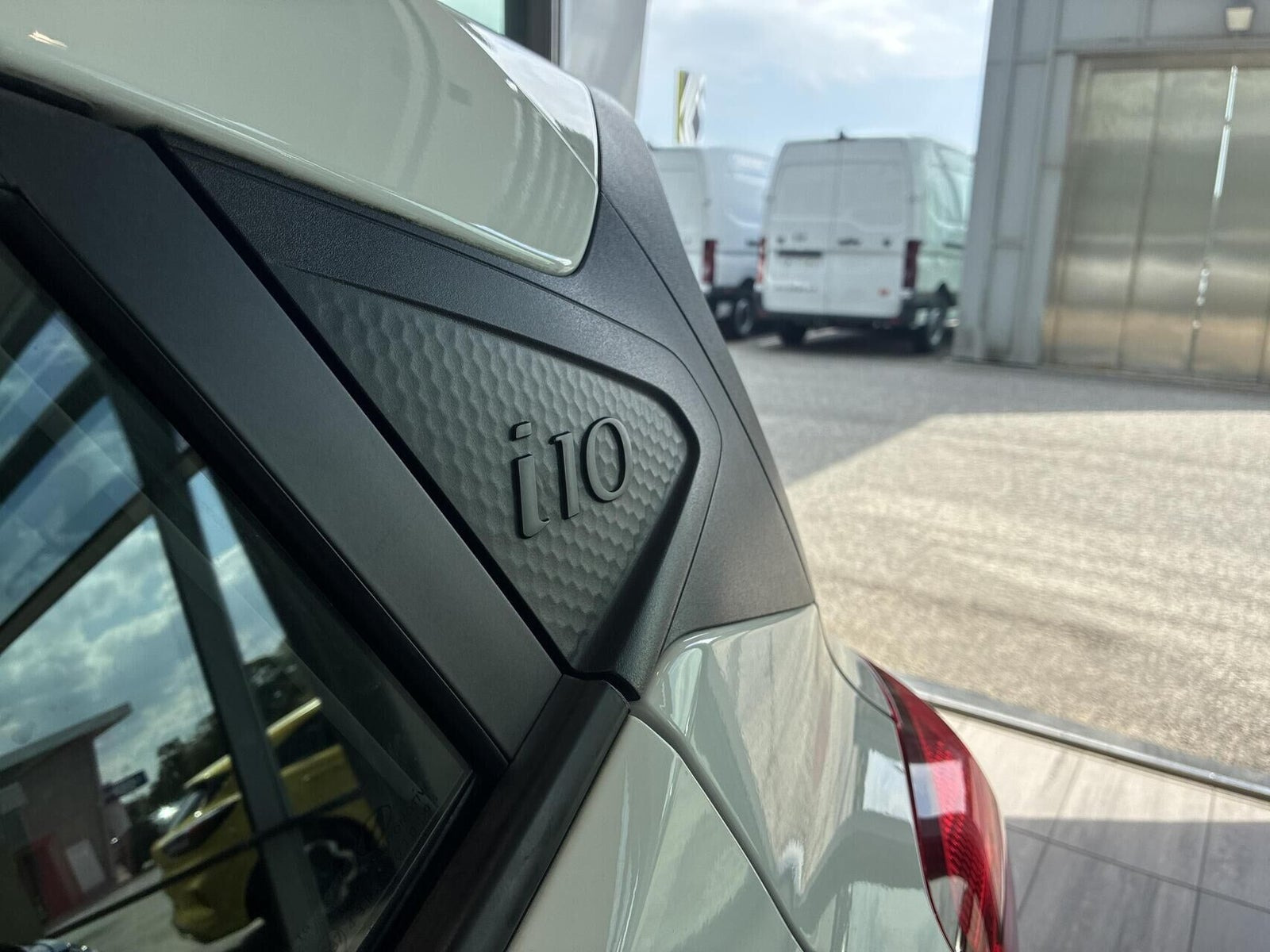 Hvid Hyundai i10 fra 2022