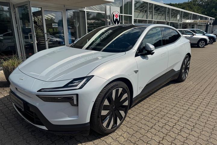 Grå Polestar 4 fra 2026