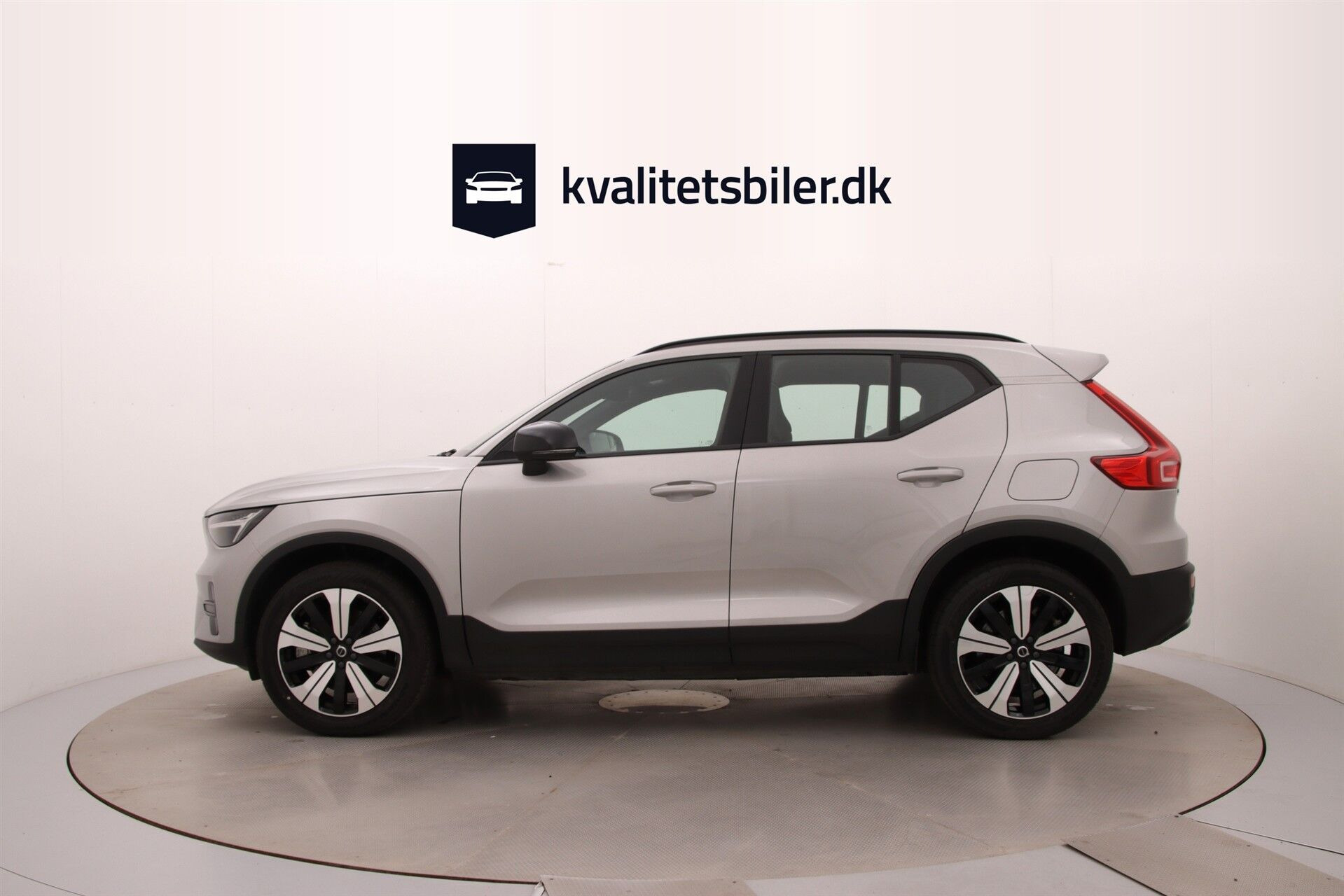 Sølv Volvo XC40 fra 2023
