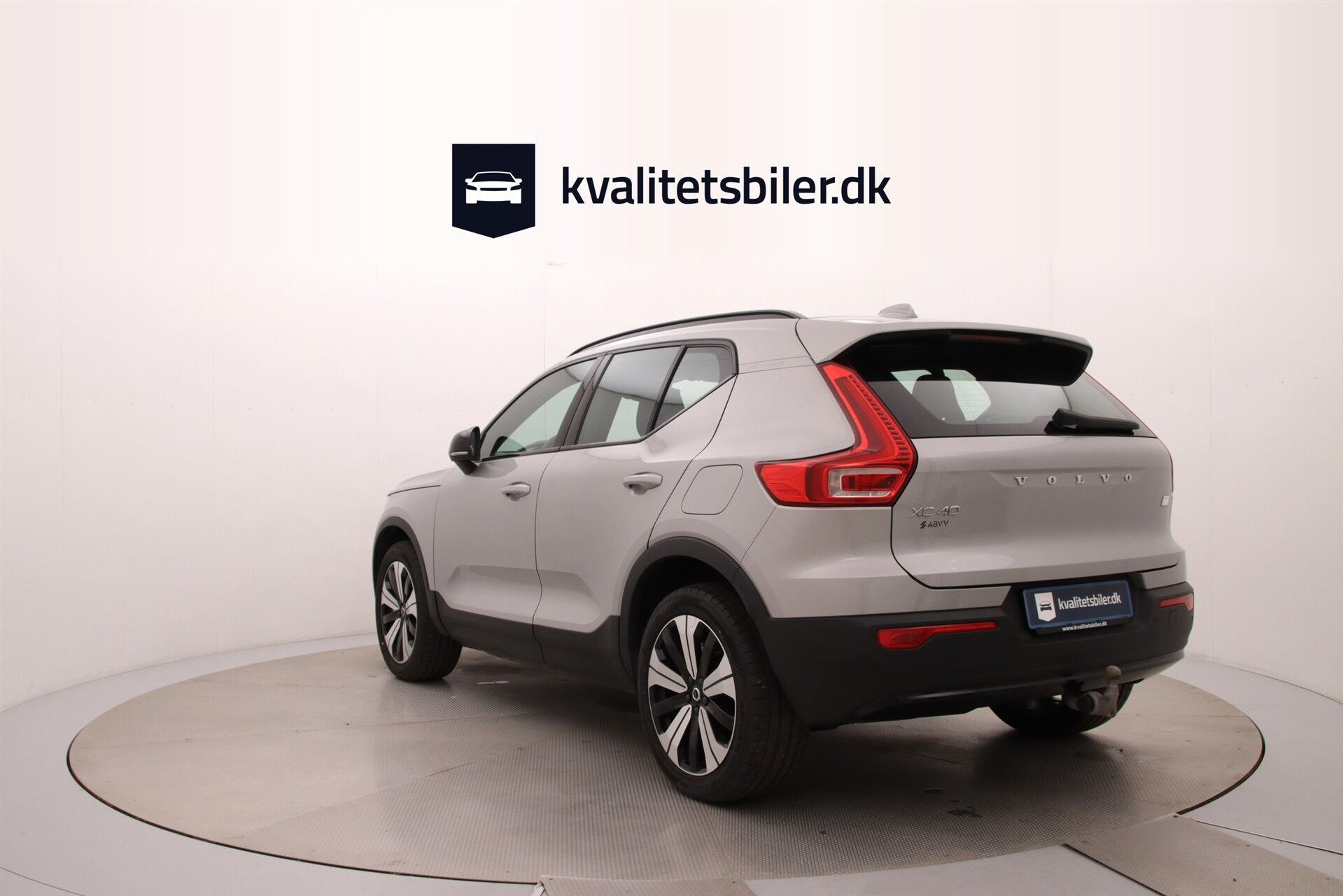 Sølv Volvo XC40 fra 2023
