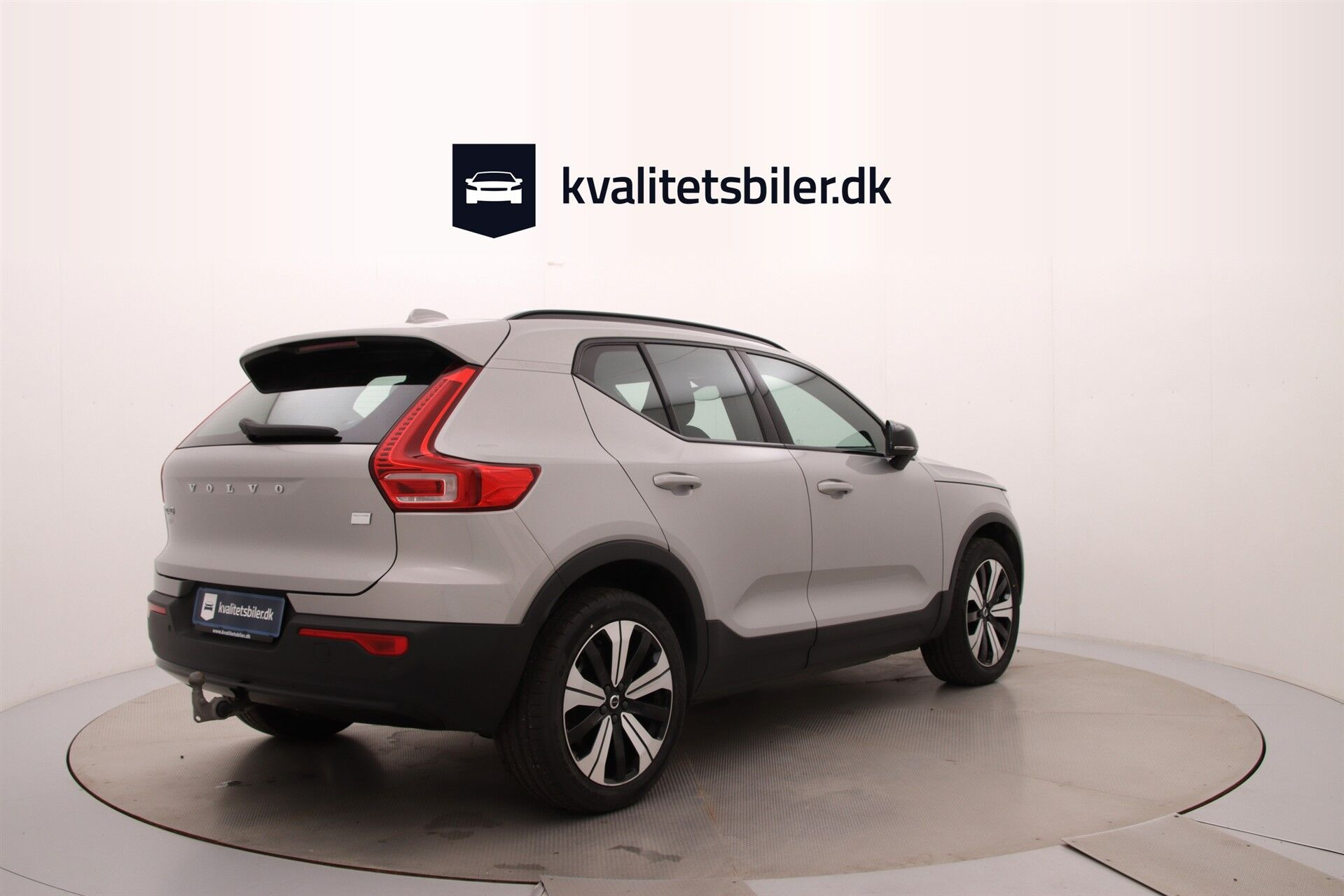 Sølv Volvo XC40 fra 2023