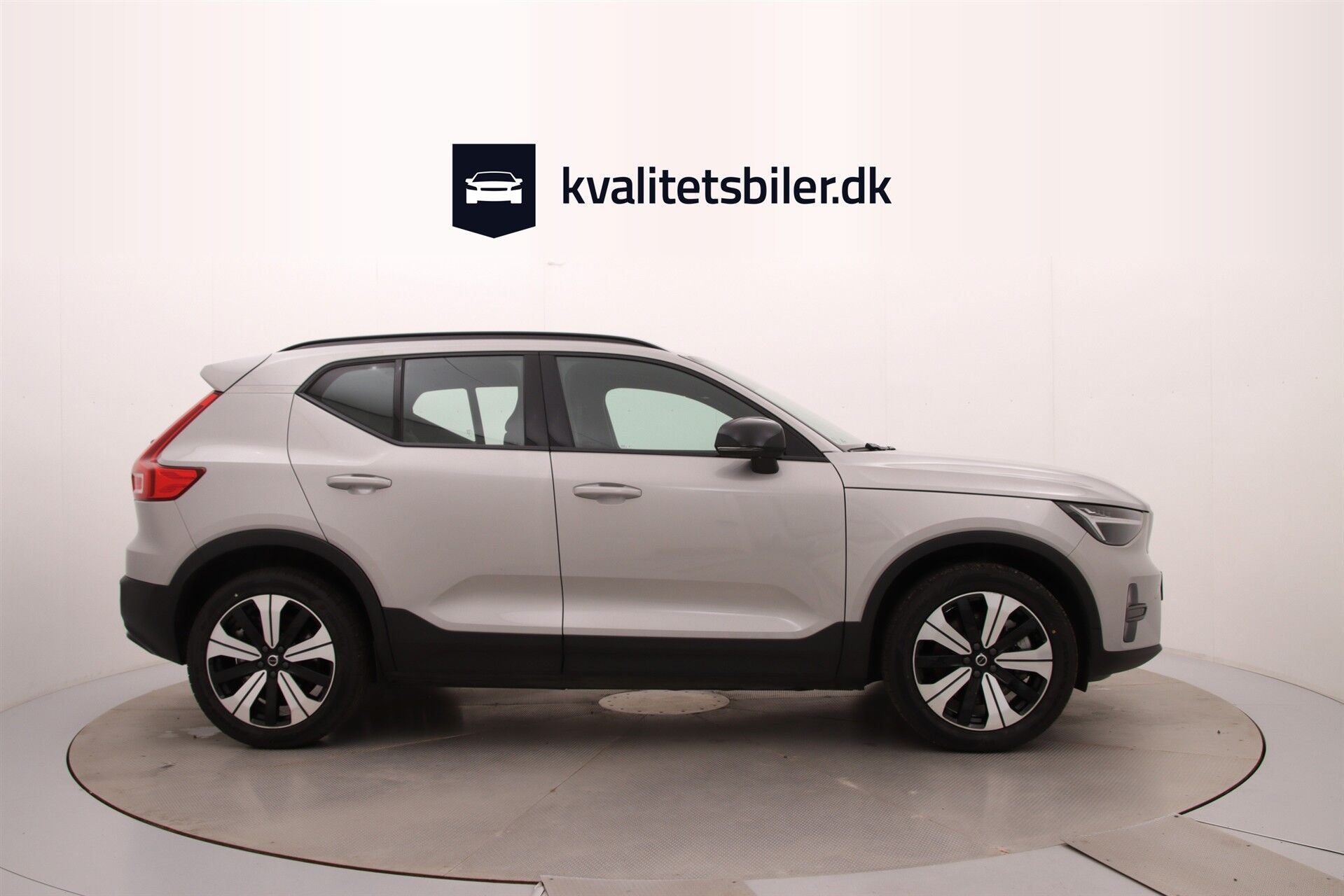 Sølv Volvo XC40 fra 2023
