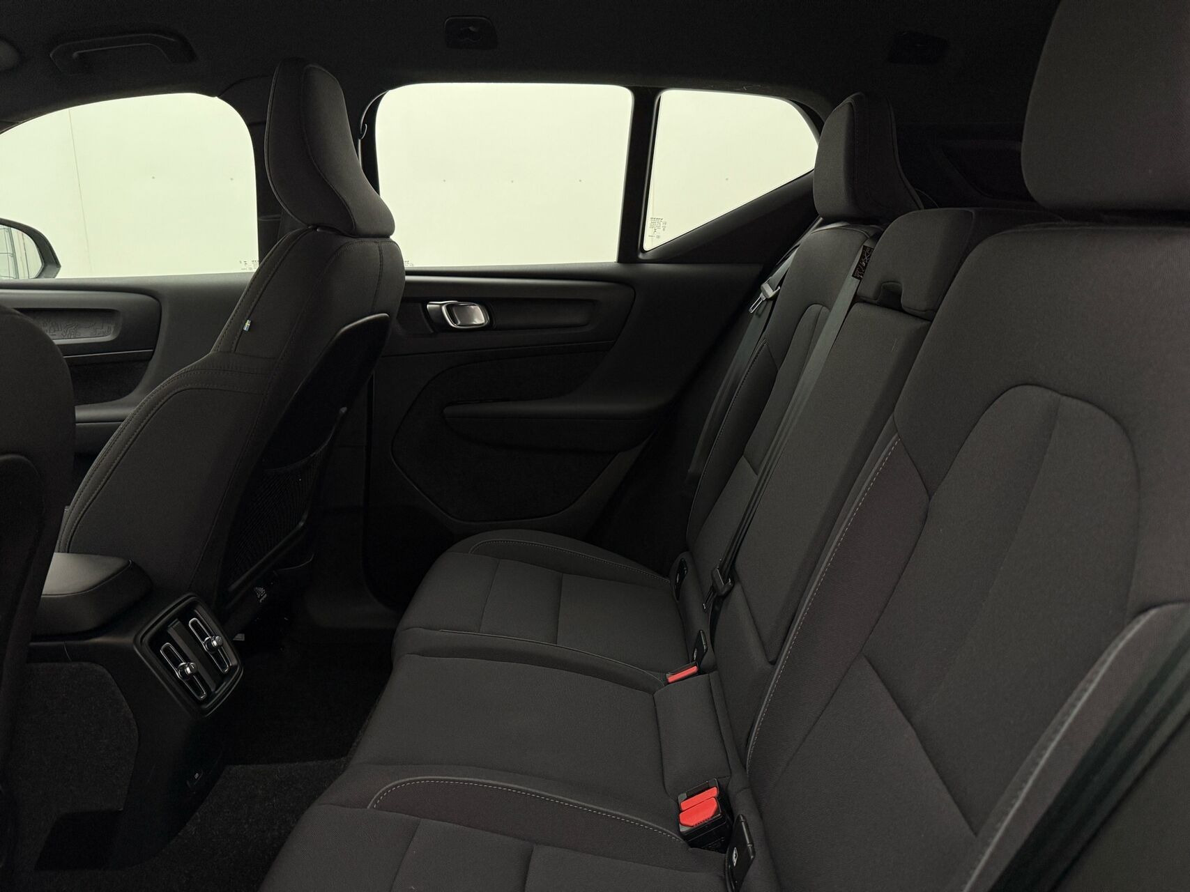 Sølv Volvo XC40 fra 2023