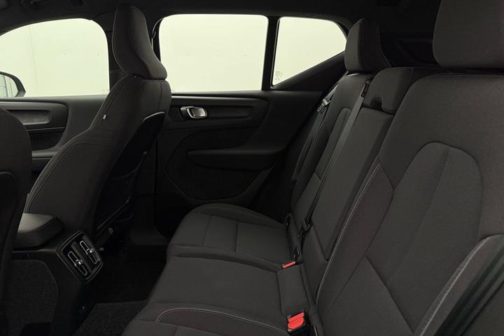 Sølv Volvo XC40 fra 2023