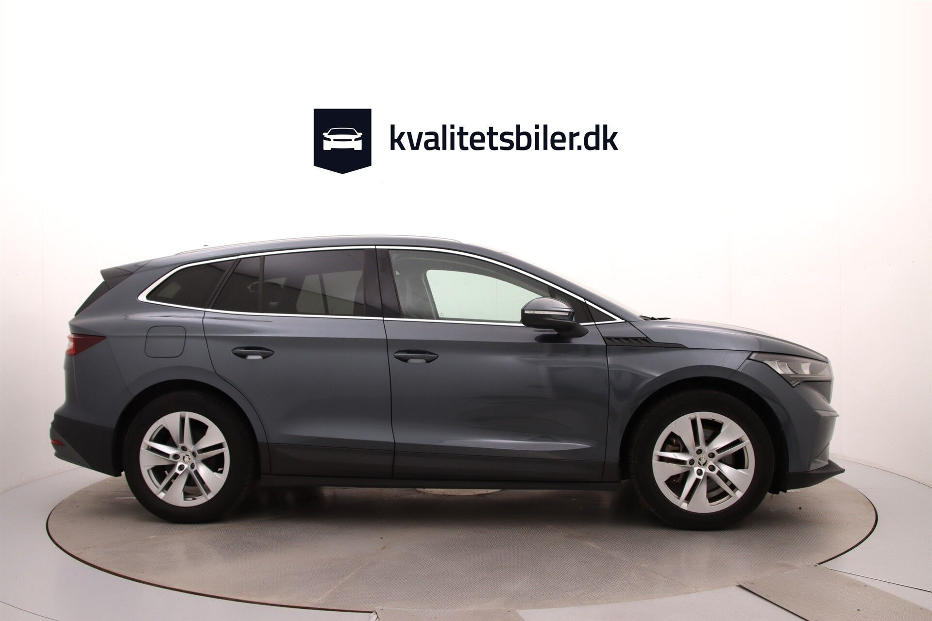 Grå Skoda Enyaq fra 2021