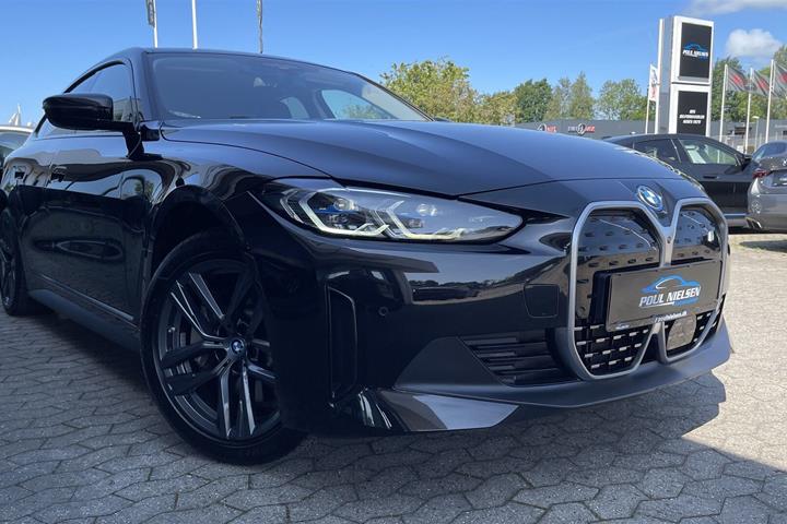 Sort BMW i4 fra 2023