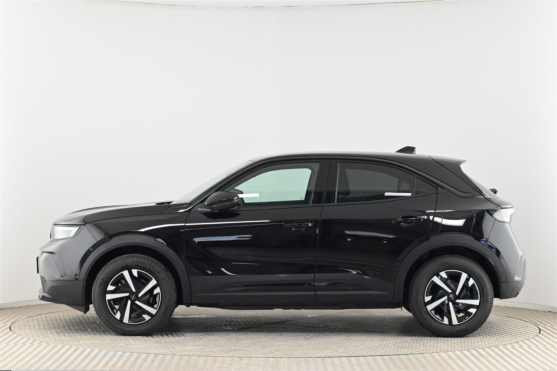 Sort Opel Mokka-e fra 2025