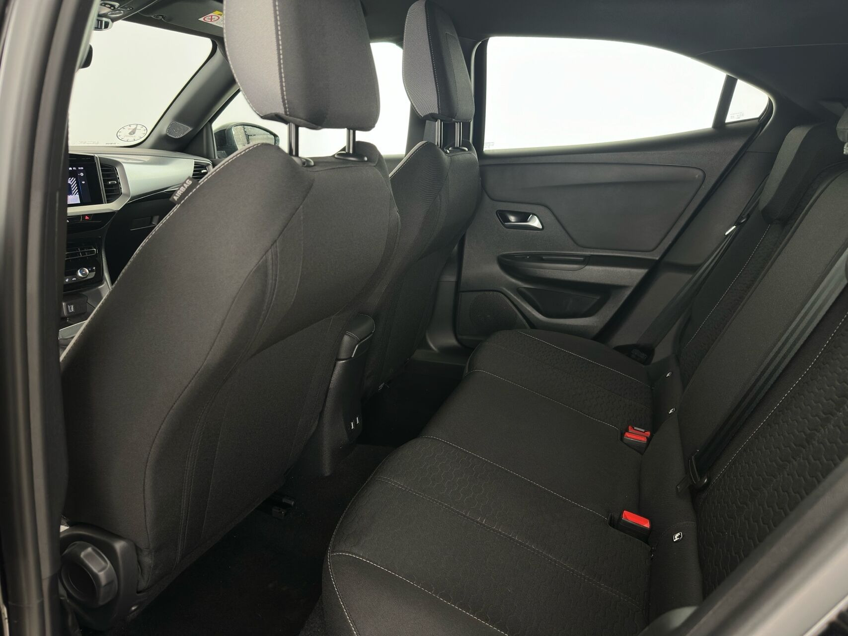 Sort Opel Mokka-e fra 2025