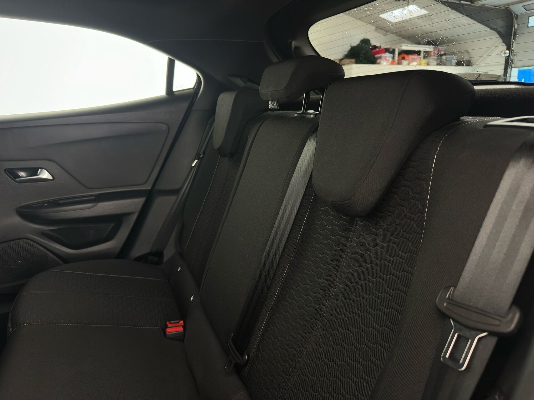 Sort Opel Mokka-e fra 2025