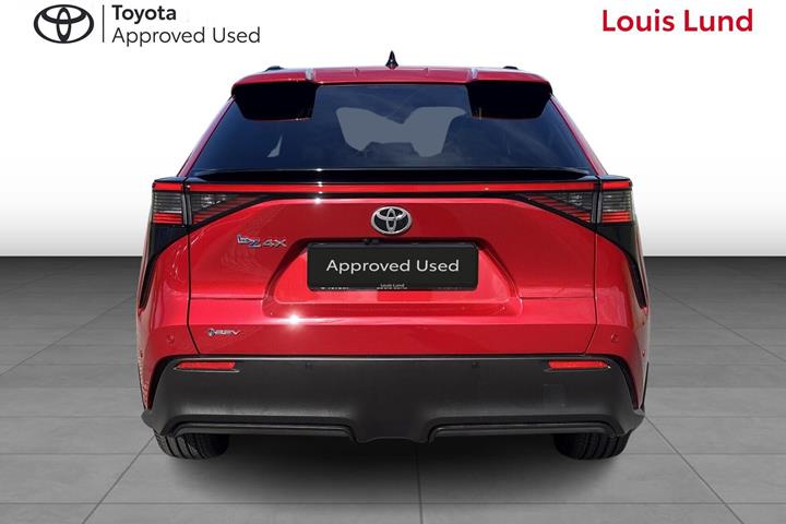 Rød Toyota BZ4X fra 2026
