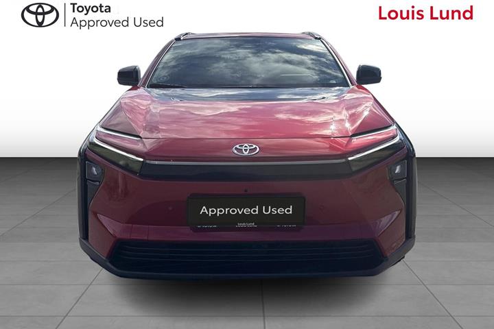 Rød Toyota BZ4X fra 2026