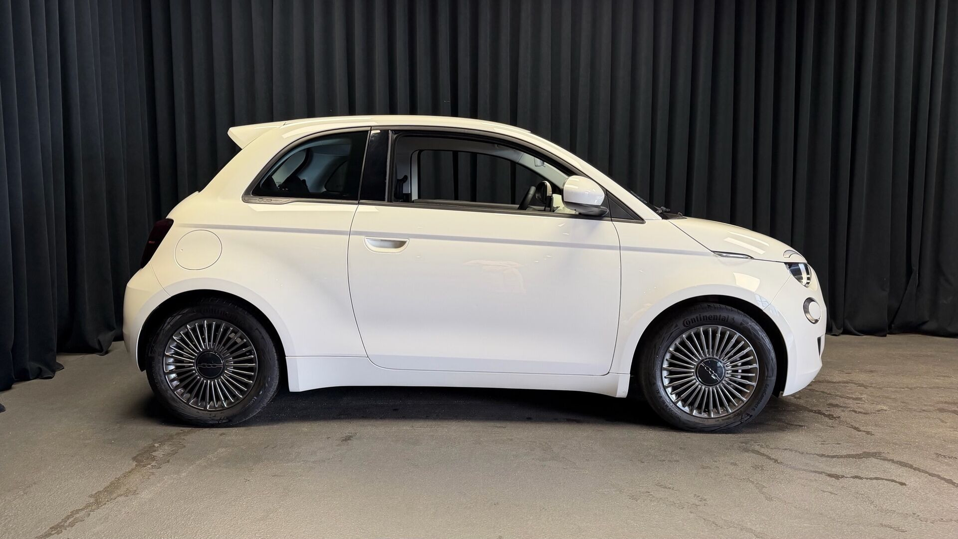 Hvid Fiat 500e fra 2022