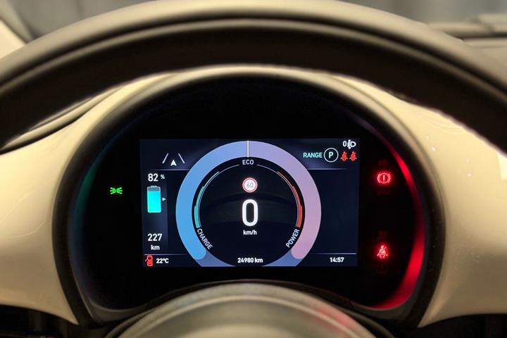 Hvid Fiat 500e fra 2022